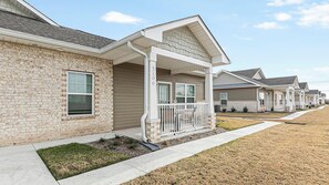 Exterior - Landing | Incredible 1BD in North Fort Worth (Fort Worth)
