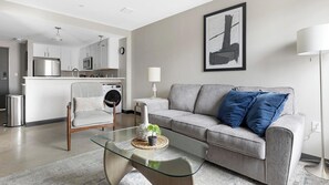 Smart TV - Landing | Stunning 1BD, Game Room, Gym (Birmingham)