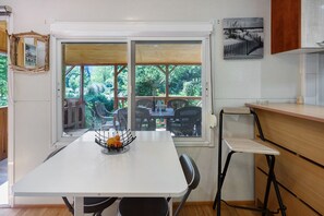 Dining - 2-Bedroom Chalet Bungalow for 5 Guests in the Cévennes (Saumane)