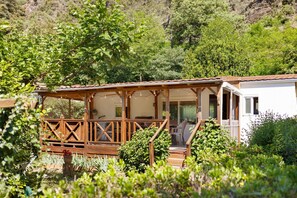 Exterior - 2-Bedroom Chalet Bungalow for 5 Guests in the Cévennes (Saumane)