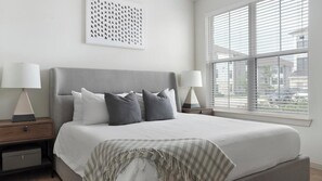 Desk, iron/ironing board, WiFi, bed sheets - Landing | Spectacular 1BD, Pool, Gym (Pflugerville)