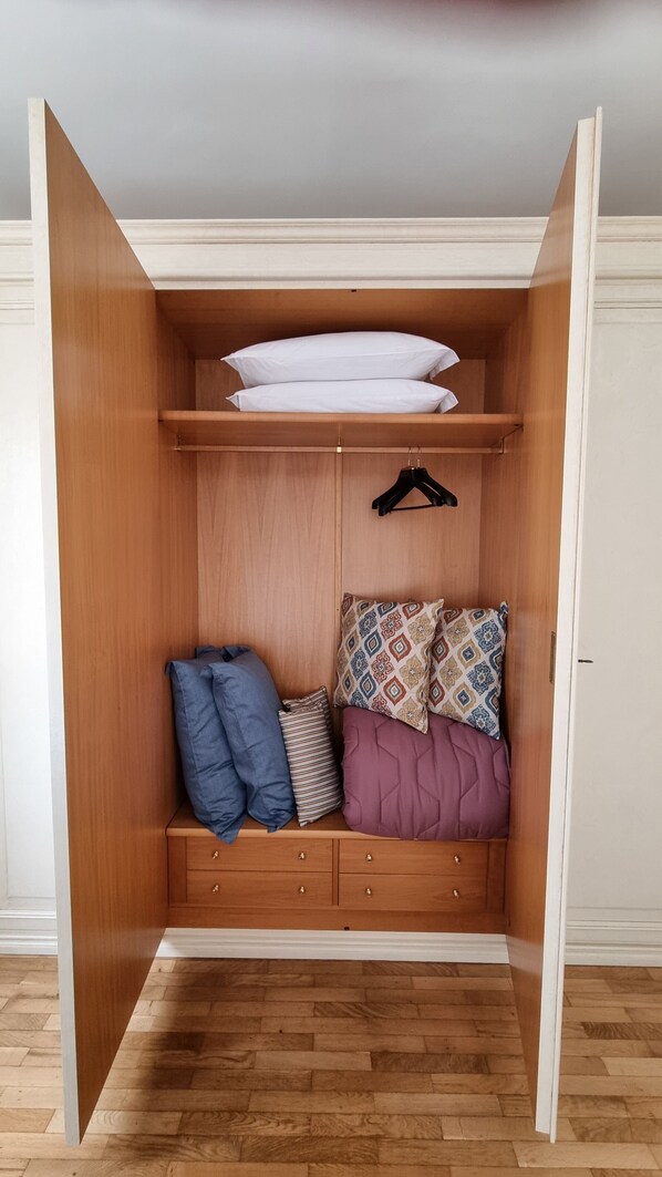 WiFi, bed sheets - Pleasant and cozy, relaxation and history at a stone's throw from the Portiuncula. (Santa Maria Degli Angeli - Assisi)