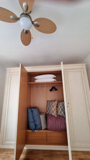 Interior - Pleasant and cozy, relaxation and history at a stone's throw from the Portiuncula. (Santa Maria Degli Angeli - Assisi)