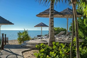 Property grounds - Goldfinger Villa (Providenciales)