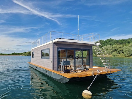 Property grounds. Boating on Lac du Der - Saint-Dizier - Sailing without a permit