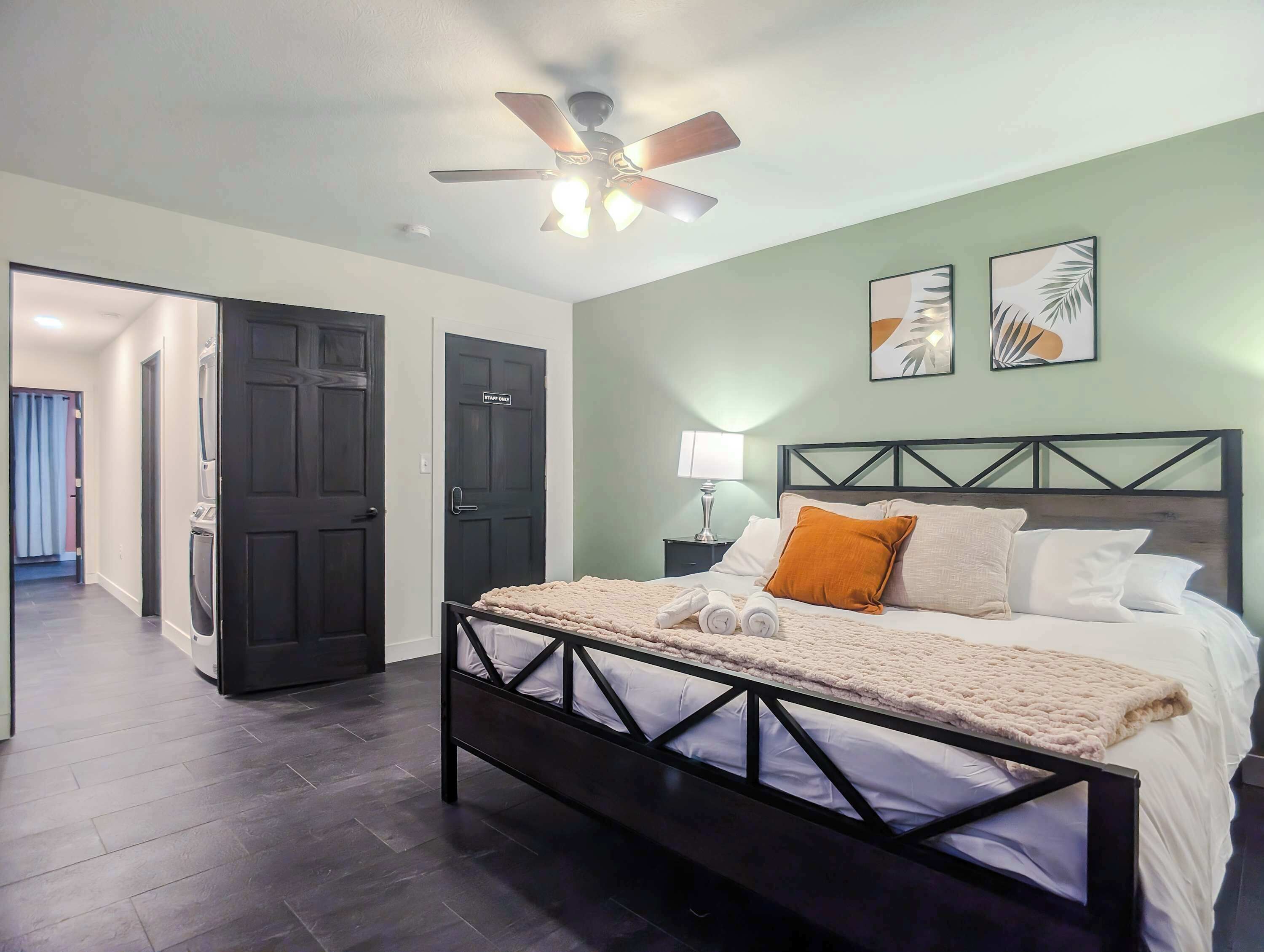 Iron/ironing board, WiFi, bed sheets