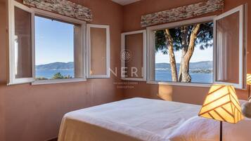 Caja de seguridad en la habitación, wifi gratis y ropa de cama