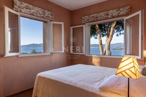 Caja de seguridad en la habitación, wifi gratis y ropa de cama