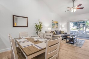 Interior - Nestled Oaks - Bright 2BR, 2BA Condo (Gainesville)
