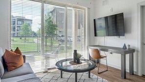 Smart TV - Landing | Chic 1BD, Pool, Gym (Austin)