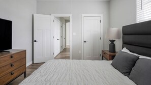 Desk, iron/ironing board, WiFi, bed sheets - Landing | Modern 1BD, Courtyard, Pool (Madison)