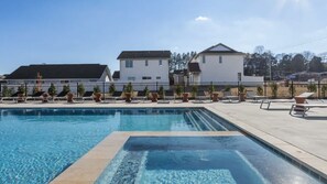 Pool - Landing | Modern 1BD, Courtyard, Pool (Madison)