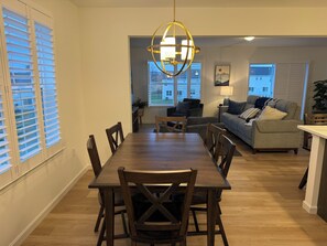 Interior - Ping Pong  and 3-bedroom with 10 Bed  townhome with AC in State College (State College)