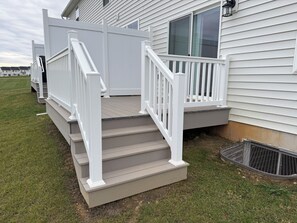Property grounds - Ping Pong  and 3-bedroom with 10 Bed  townhome with AC in State College (State College)