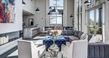 Landing | Incredible 2BD, Yoga Studio, Courtyard