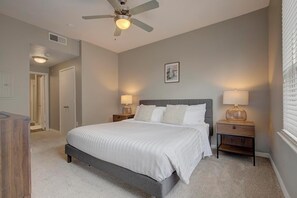 Desk, iron/ironing board, WiFi, bed sheets - Landing | Amazing 2BD, Clubhouse, Gym (San Antonio)