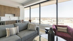 Smart TV - Landing | Beautiful 2BD in Fountain Heights (Birmingham)
