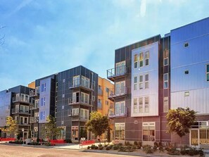 Exterior - Landing | Spectacular Studio, Courtyard, Gym (Portland)