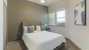 2 Schlafzimmer, Schreibtisch, Bügeleisen/Bügelbrett, WLAN