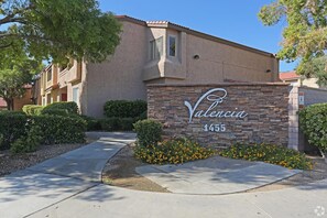 Exterior - Landing | Beautiful 1BD, Courtyard (Paradise)