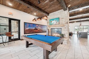Games room - Landing | Spectacular 1BD, Clubhouse, Courtyard (Denton)