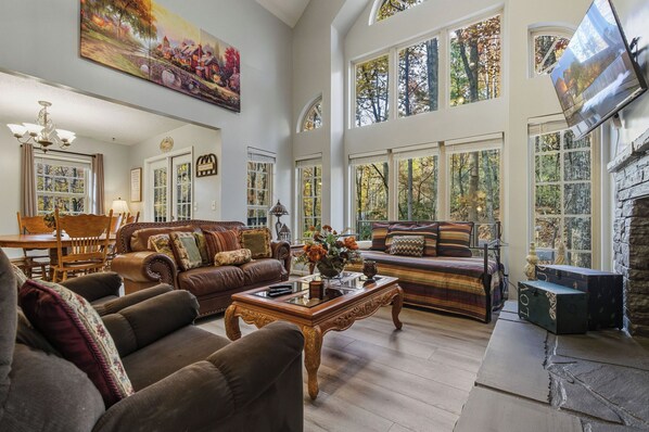 Fireplace - Home*Gatlinburg*WiFi*Sleeps 15 (GATLINBURG)