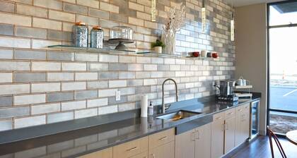 Landing | Spectacular 1BD, Gym, Clubhouse