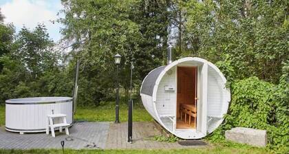 Spacious holiday home, pool, sauna, whirlpool