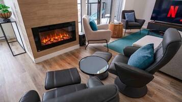 Televisión, estéreo y oficina