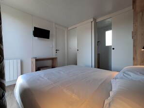 Phòng đôi tiện nghi đơn giản, quang cảnh đồi núi | Truy cập Internet không dây miễn phí 