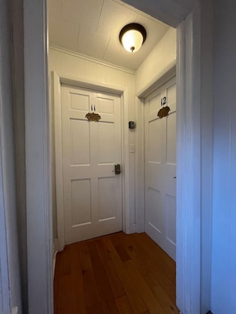 Interior. Gulf Stream House - Unit 11