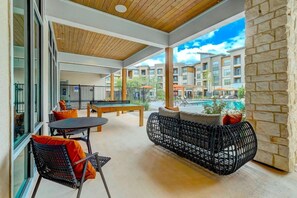 Terrace/patio - Landing | Beautiful 2BD, Game Room, Gym (San Antonio)