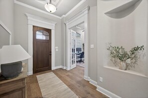 Interior - Midlothian Masterpiece w/ 5 Bedrooms (Midlothian)