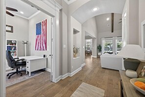 Smart TV, offices - Midlothian Masterpiece w/ 5 Bedrooms (Midlothian)