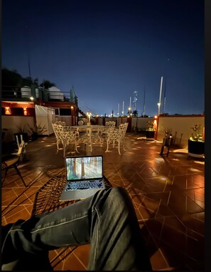 Outdoor dining - Flat 1/1 _ 500 mbps Wifi_full kitchen, desk, office chair, 50" Smart TV-Monitor (Oaxaca de Juárez)