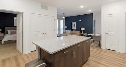 Landing | Modern 2BD, Clubhouse, Pool