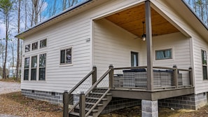 Exterior detail - Yellow Nest – Your Mountain Escape Awaits (Mentone)