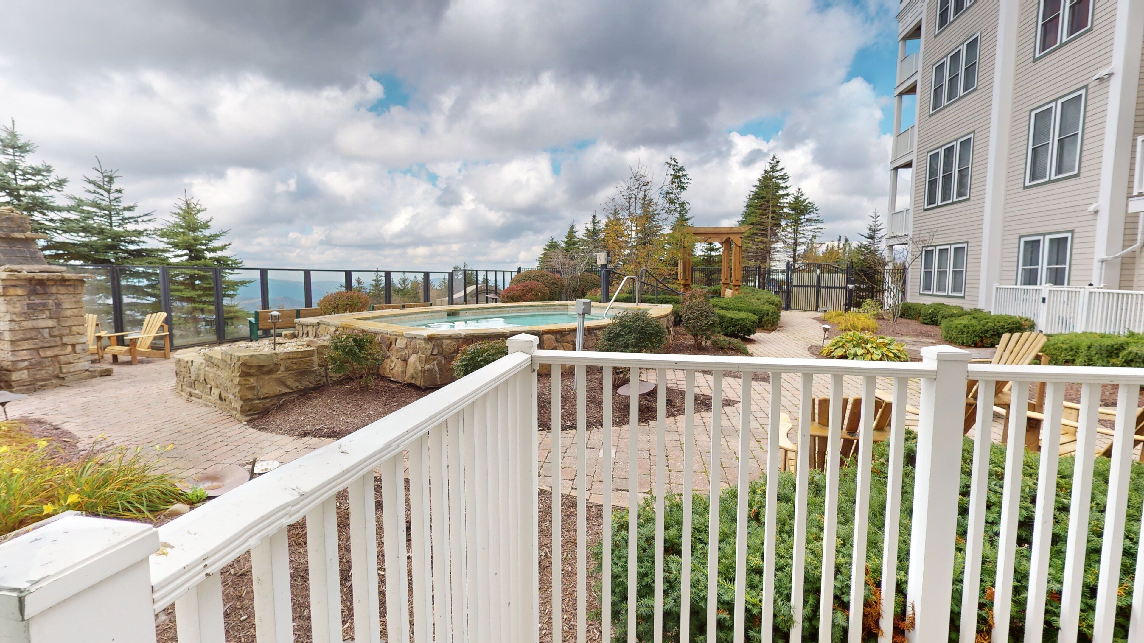 مغطس سبا خارجي