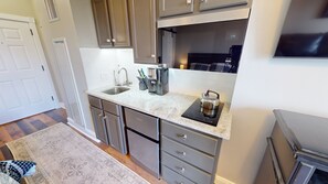 Microwave, coffee/tea maker, cookware/dishes/utensils - NEW! Seneca 012 - Brigham Junior Studio Condo (Snowshoe)