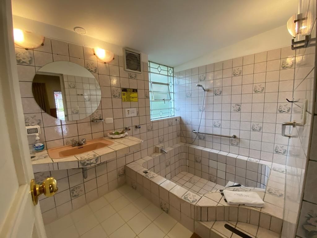 ห้องจูเนียร์สวีท, เตียงเดี่ยว 2 เตียง, ลานระเบียง, วิวสวนหย่อม | ตู้นิรภัยในห้องพัก, Wi-Fi ฟรี, ทางสำหรับรถเข็น