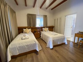 Junior Suite, 2 Twin Beds, Patio, Courtyard View | In-room safe, free WiFi, wheelchair access