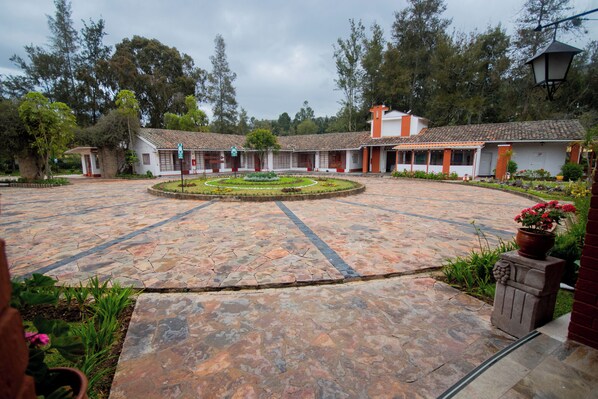 Courtyard - Hotel & Spa Laguna Seca (Baños del Inca)