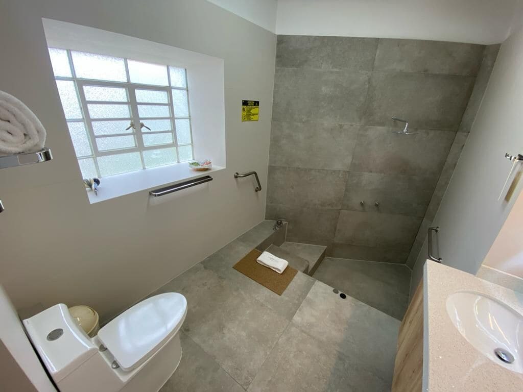 ห้องจูเนียร์สวีท, เตียงคิงไซส์ 1 เตียง, ลานระเบียง, วิวสวน | ตู้นิรภัยในห้องพัก, Wi-Fi ฟรี, ทางสำหรับรถเข็น