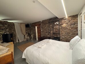 Luxury Double Room, Garden View | Desk, laptop workspace, free WiFi