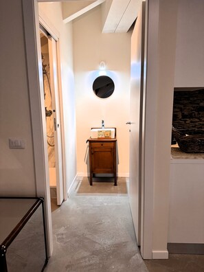 Luxury Quadruple Room, Mountain View | Bathroom | Shower, hair dryer, towels, soap - Antica Foresteria Karolingia (Ponte di Legno)