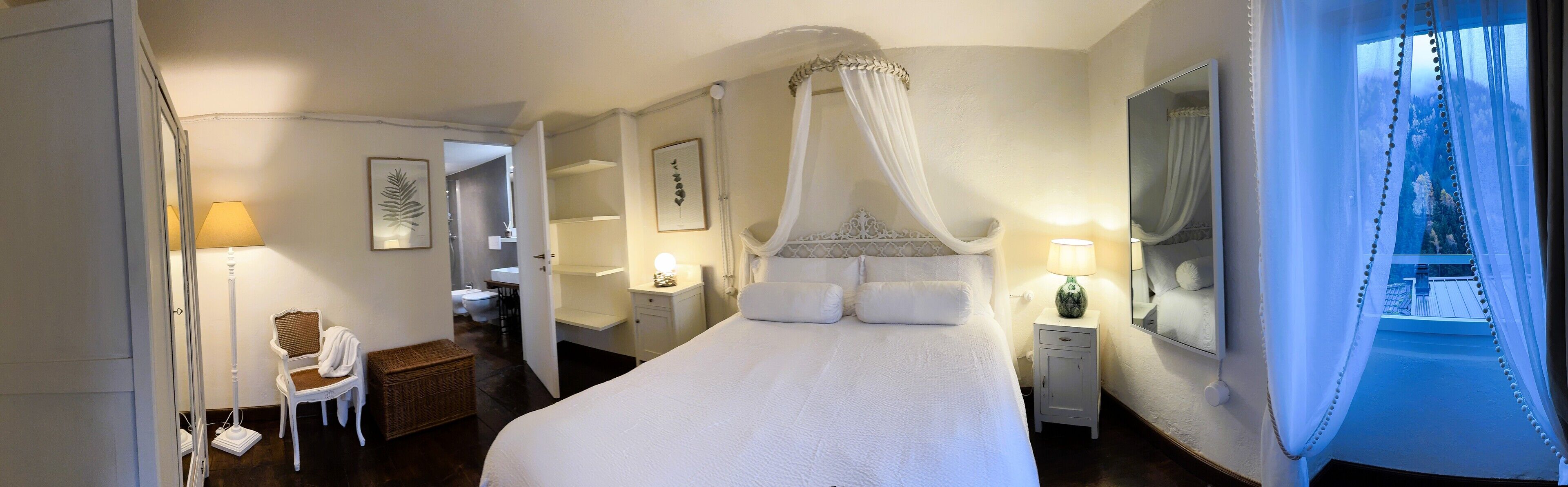 Deluxe-Doppelzimmer, Bergblick | Individuell dekoriert, individuell eingerichtet, Schreibtisch