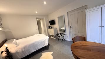 Luxury Double Room, Garden View | Individually decorated, individually furnished, desk, laptop workspace