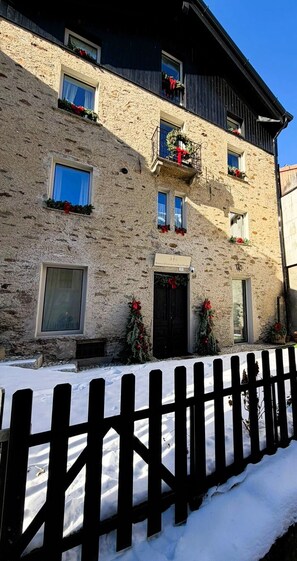 Front of property - Antica Foresteria Karolingia (Ponte di Legno)