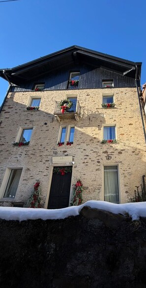 Front of property - Antica Foresteria Karolingia (Ponte di Legno)