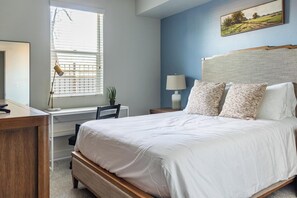 Desk, iron/ironing board, WiFi, bed sheets